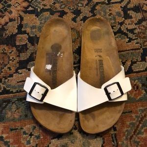Like New White Madrid Birkenstock’s